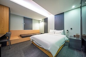 Louis Boutique Hotel