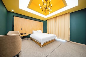 Louis Boutique Hotel