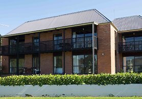 Duvauchelle Seaside Motel