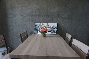 Phant at Thalang Service Apartment