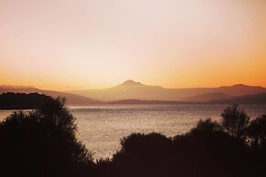 Manfield City Waterfront View Cottage