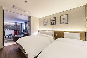 Suwon Saint Hotel