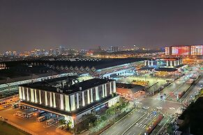 Railway Station Splendid Elegant Apartment