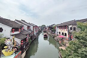 Railway Station Splendid Elegant Apartment