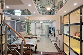 Railway Station Splendid Elegant Apartment