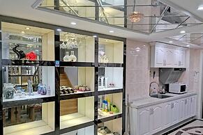 Railway Station Splendid Elegant Apartment