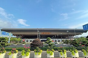 Railway Station Splendid Elegant Apartment