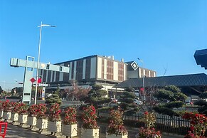 Railway Station Splendid Elegant Apartment