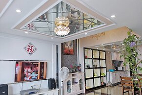 Railway Station Splendid Elegant Apartment