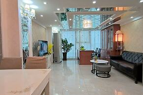 Railway Station Splendid Elegant Apartment