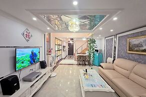 Railway Station Splendid Elegant Apartment