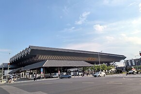 Railway Station Splendid Elegant Apartment