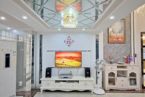 Railway Station Splendid Elegant Apartment