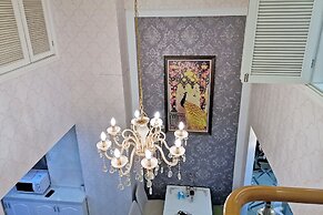 Railway Station Splendid Elegant Apartment