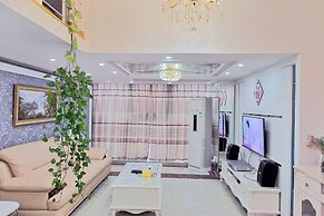 Railway Station Splendid Elegant Apartment