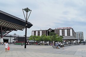 Railway Station Splendid Elegant Apartment