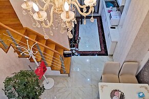 Railway Station Splendid Elegant Apartment