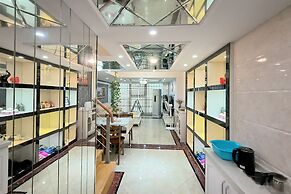 Railway Station Splendid Elegant Apartment