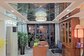 Railway Station Splendid Elegant Apartment