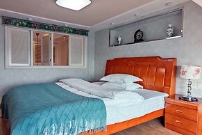 Railway Station Splendid Elegant Apartment