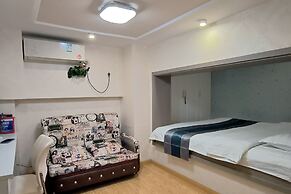 Railway Station Splendid Elegant Apartment