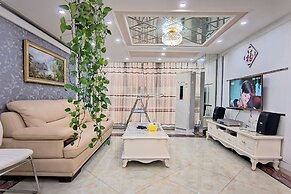 Railway Station Splendid Elegant Apartment