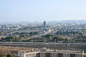 Railway Station Splendid Elegant Apartment