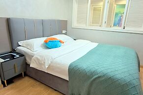 Railway Station Splendid Elegant Apartment