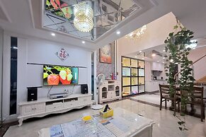 Railway Station Splendid Elegant Apartment