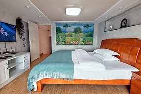 Railway Station Splendid Elegant Apartment