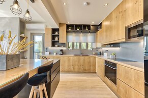 Pasithea Elegant Villa