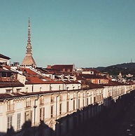 Colazione in Piazza Castello