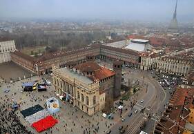 Colazione in Piazza Castello