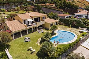 Vila Eucalipto by An Island Apart