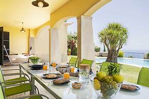 Vila Eucalipto by An Island Apart