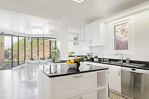 Vila Eucalipto by An Island Apart