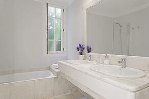 Vila Eucalipto by An Island Apart