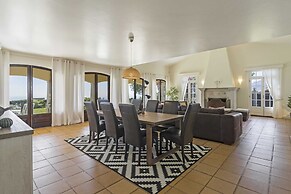 Vila Eucalipto by An Island Apart