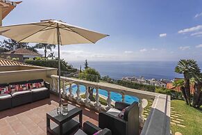 Vila Eucalipto by An Island Apart