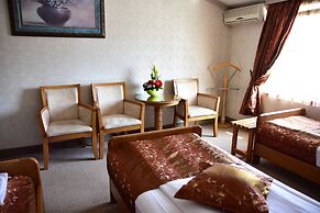 Hotel Lav