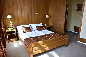 Hotel Lav