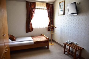 Hotel Lav
