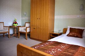 Hotel Lav