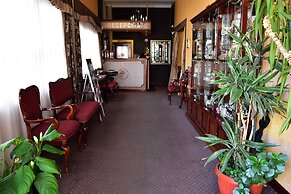 Hotel Lav