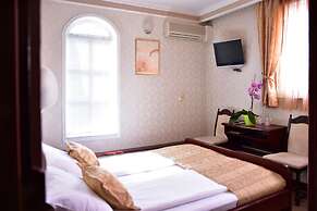 Hotel Lav