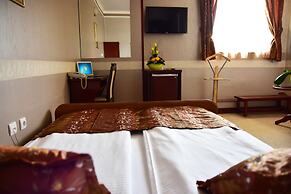 Hotel Lav