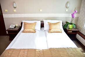 Hotel Lav