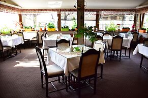 Hotel Lav