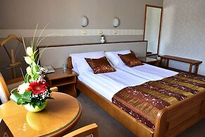 Hotel Lav