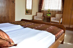 Hotel Lav